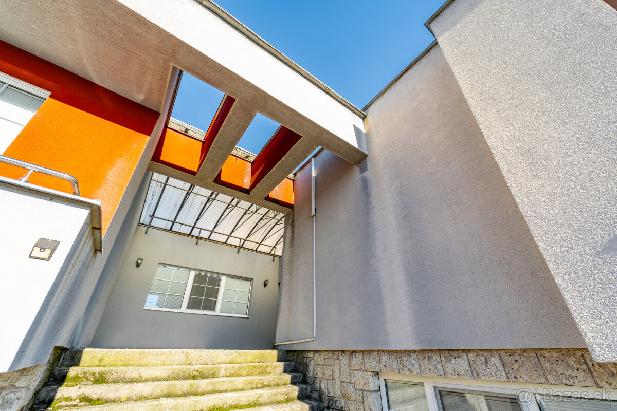 Átriový dom , Veľké Kapušany - 4