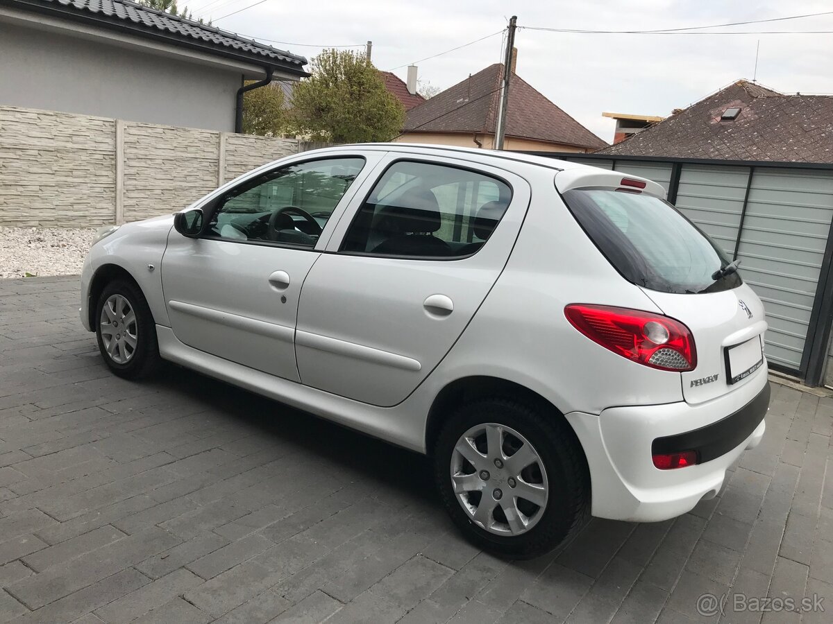 Peugeot 206+ 1.4 legend - 4