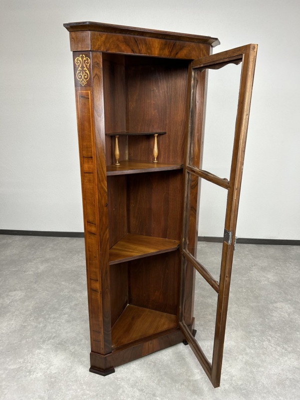 Rohová vitrína v Biedermeier štýle - 4