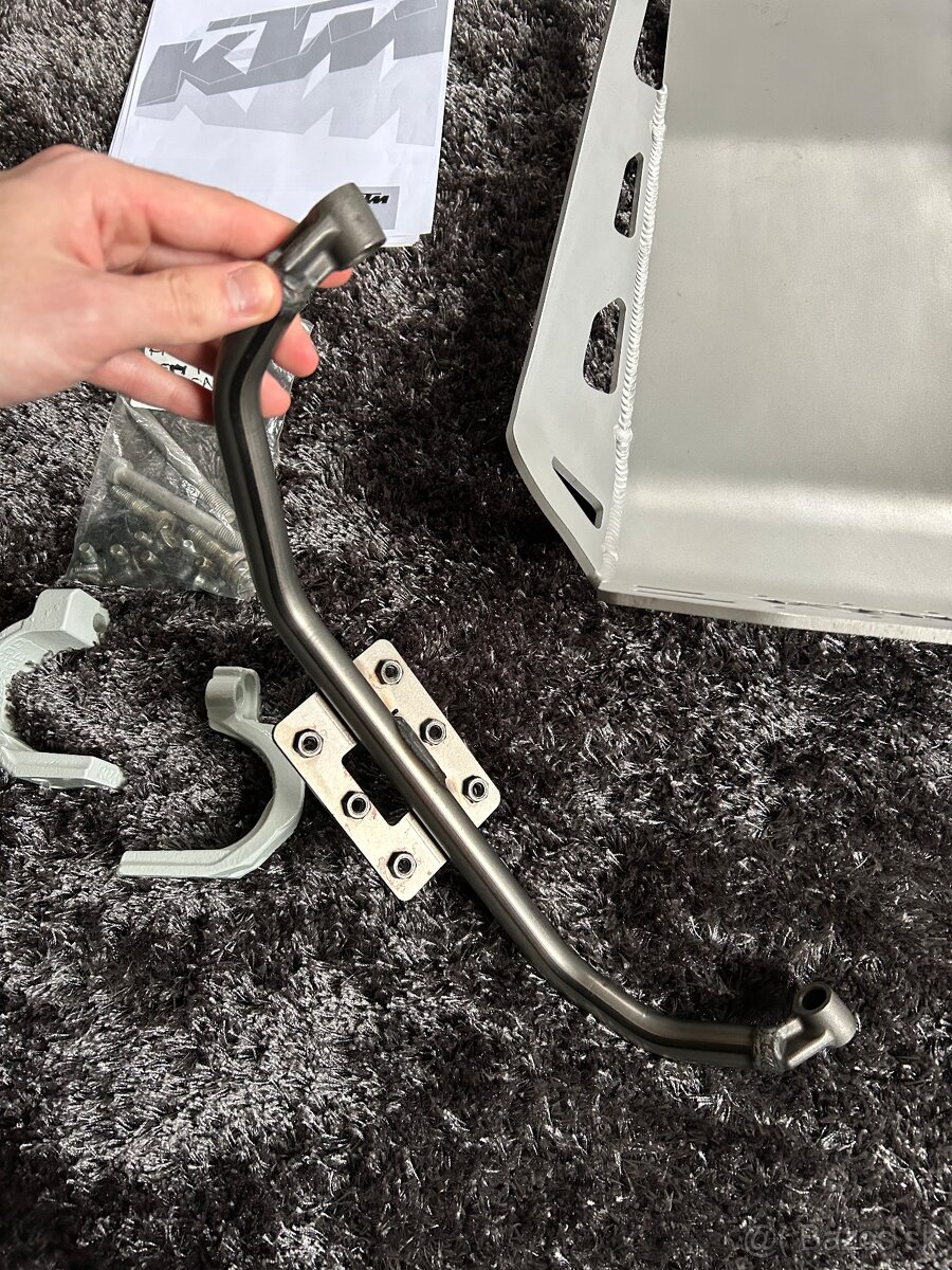 Ktm 1X90 ADV kryt motora powerparts - 4