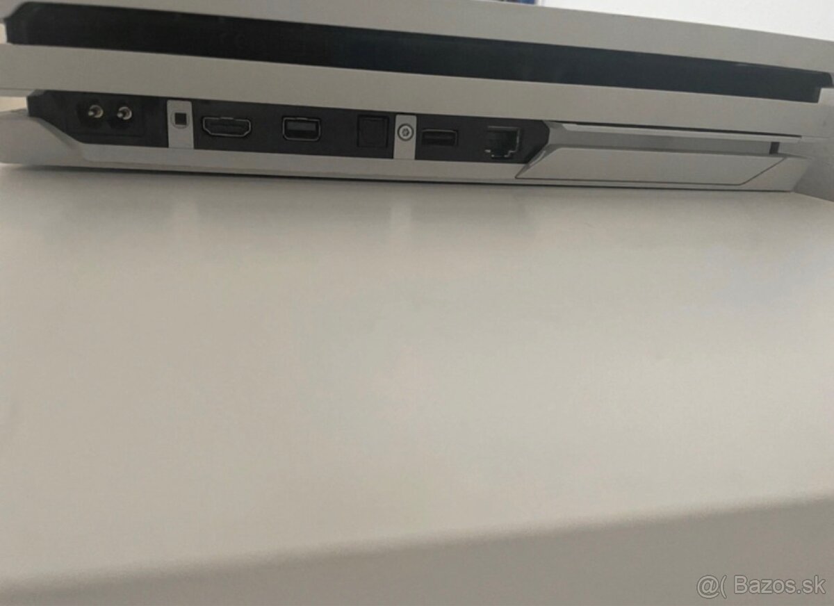Playstation 4 pro - 4