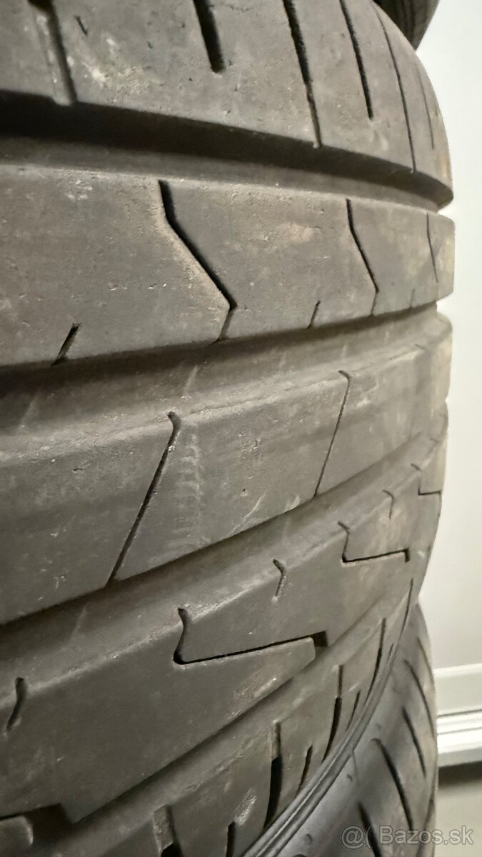Pneu 225/40/R18 Hankook - 4