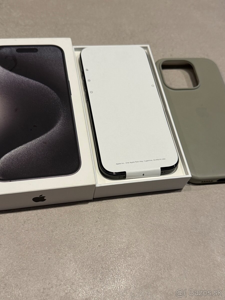 iPhone 15 Pro, Black Titanium, 256GB - 4