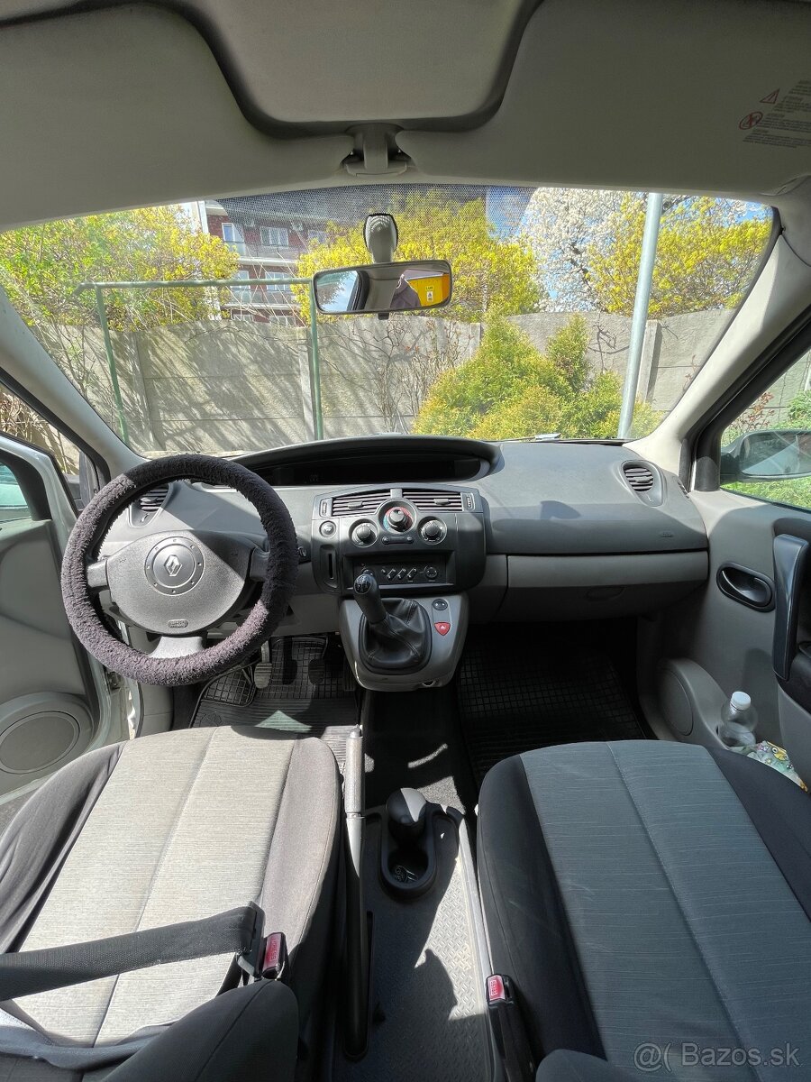 Renault Megane Scenic 1.5 DCI - 4