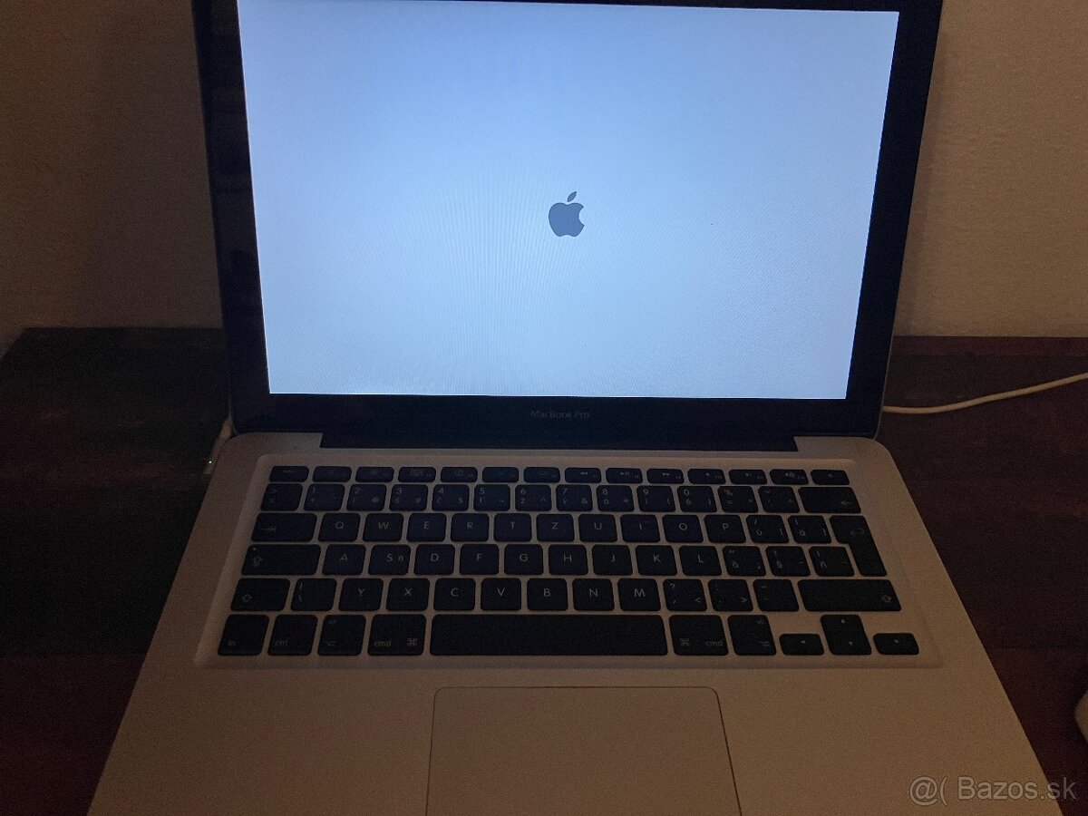 MacBook Pro 13 palcový - 4