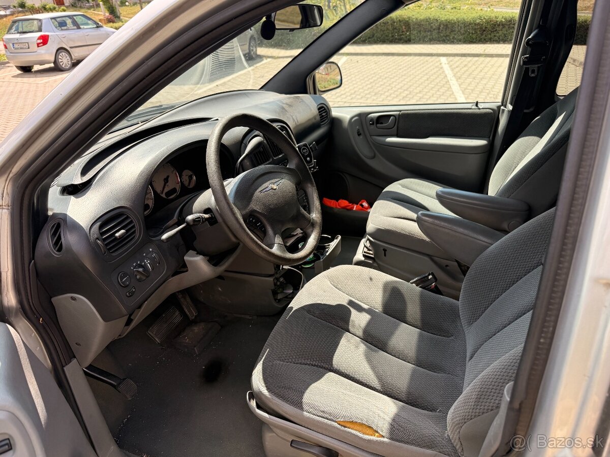 Chrysler Voyager - 4