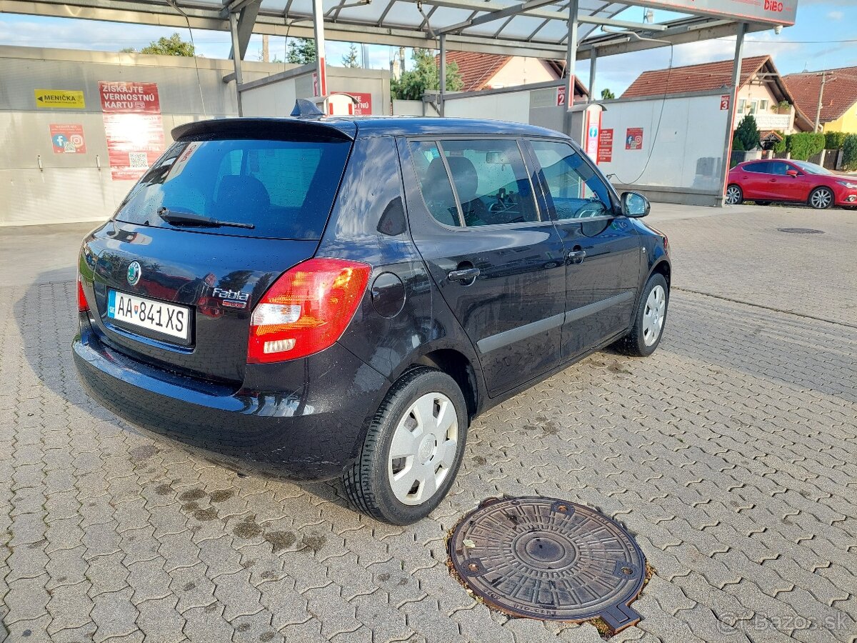 Predam ŠKODA FABIA 2 - 1.4 16V benzin - 4