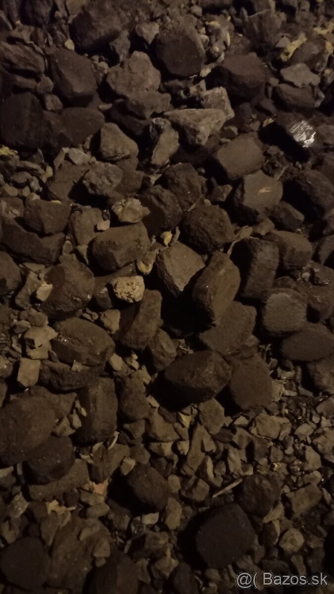 Cierne uhlie orech, brikety - 4