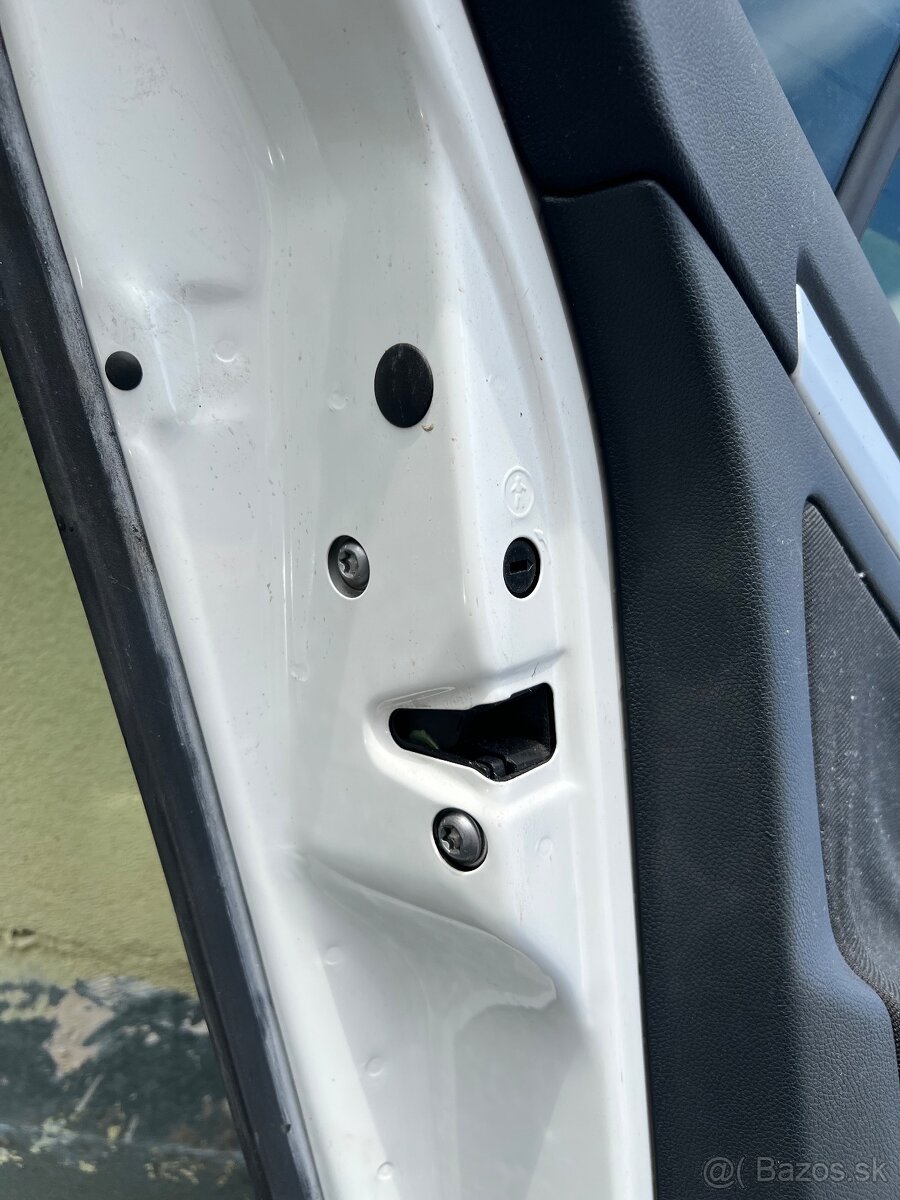 Octavia 2 zadne ľavé dvere - 4