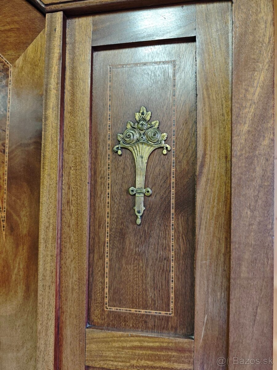 Starožitná skriňa - 4