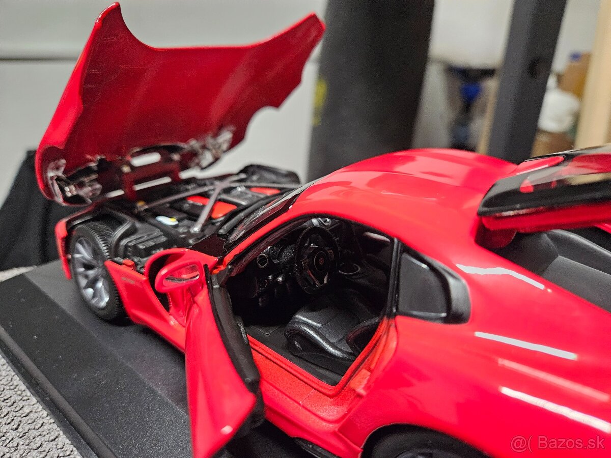 Model Dodge Viper GTS 2013 1/18 - 4