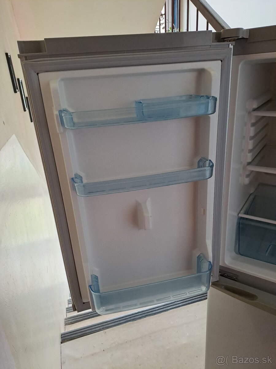 CHLADNIČKA S MRAZNIČKOU - 4