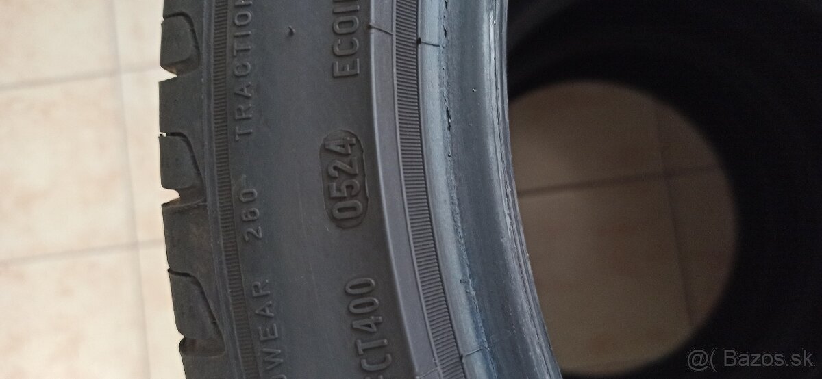 235x40 R19 Pirelli - 4