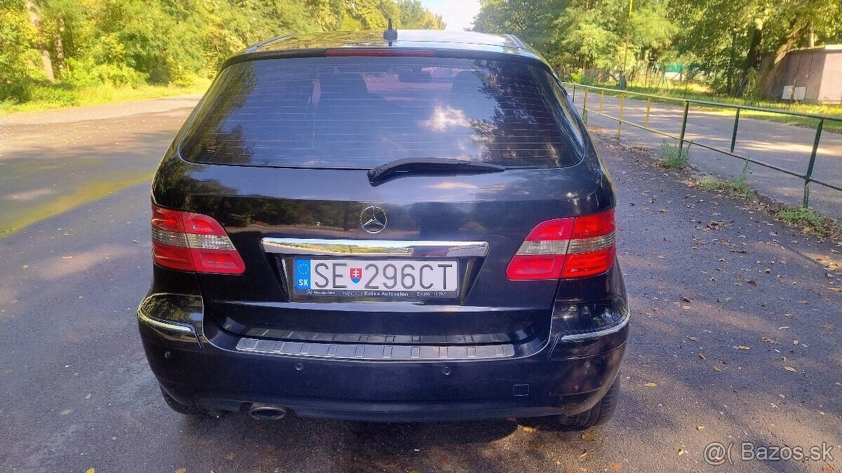 Mercedes Benz B - 4