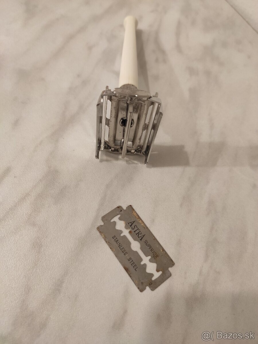 Predam detsku vysielacku, kuchynsky zapalovac, ziletku - 4