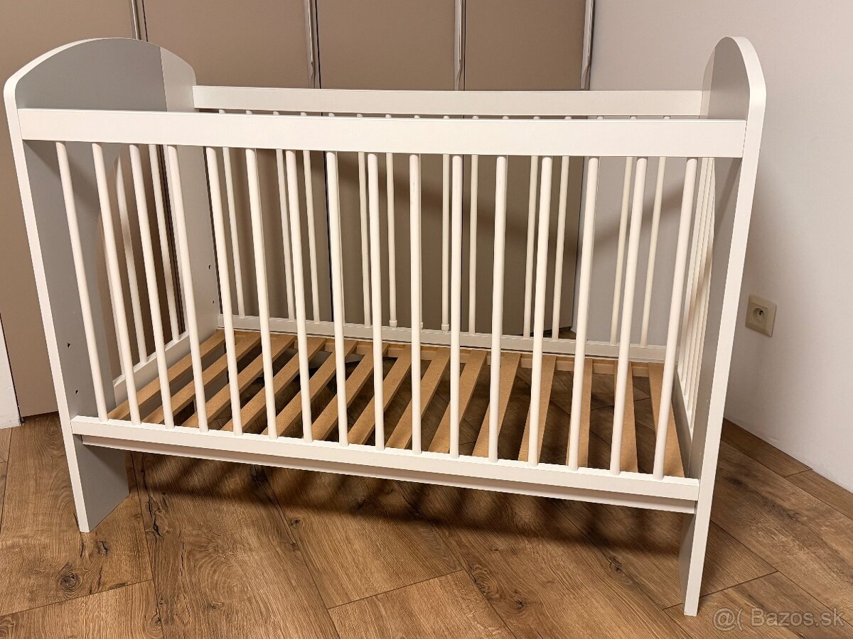 Predám detskú postieľku s matracom 120x60 - 4