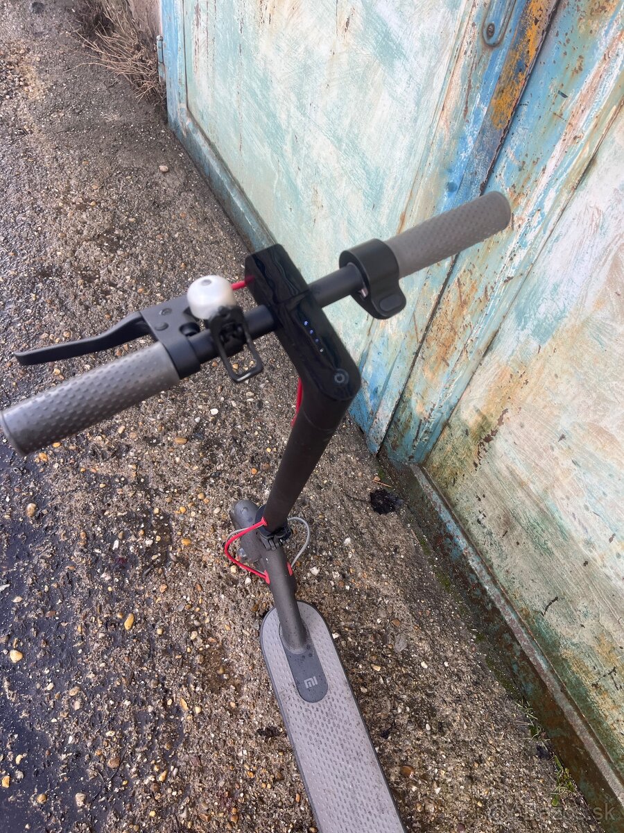 Elektro kolobezka Xiaomi M365 - 4