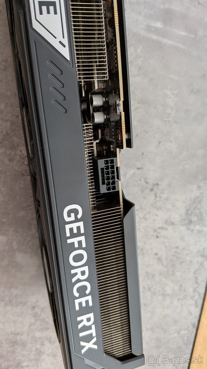 GIGABYTE GeForce RTX 5080 WINDFORCE OC SFF 16GB - 4