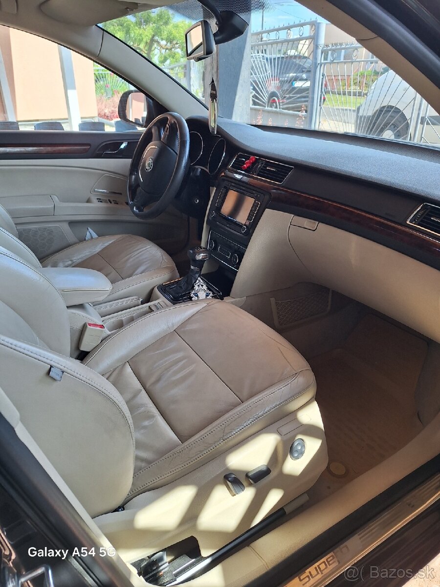 Škoda Superb - 4