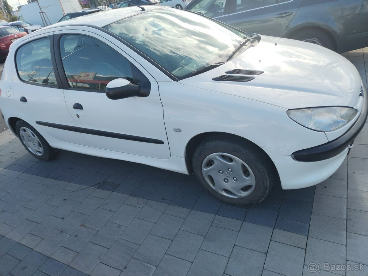 Peugeot 206 benzín - 4
