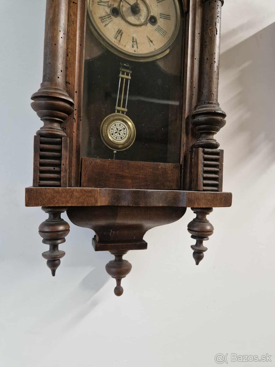 Dvoje nástenné hodiny - 4