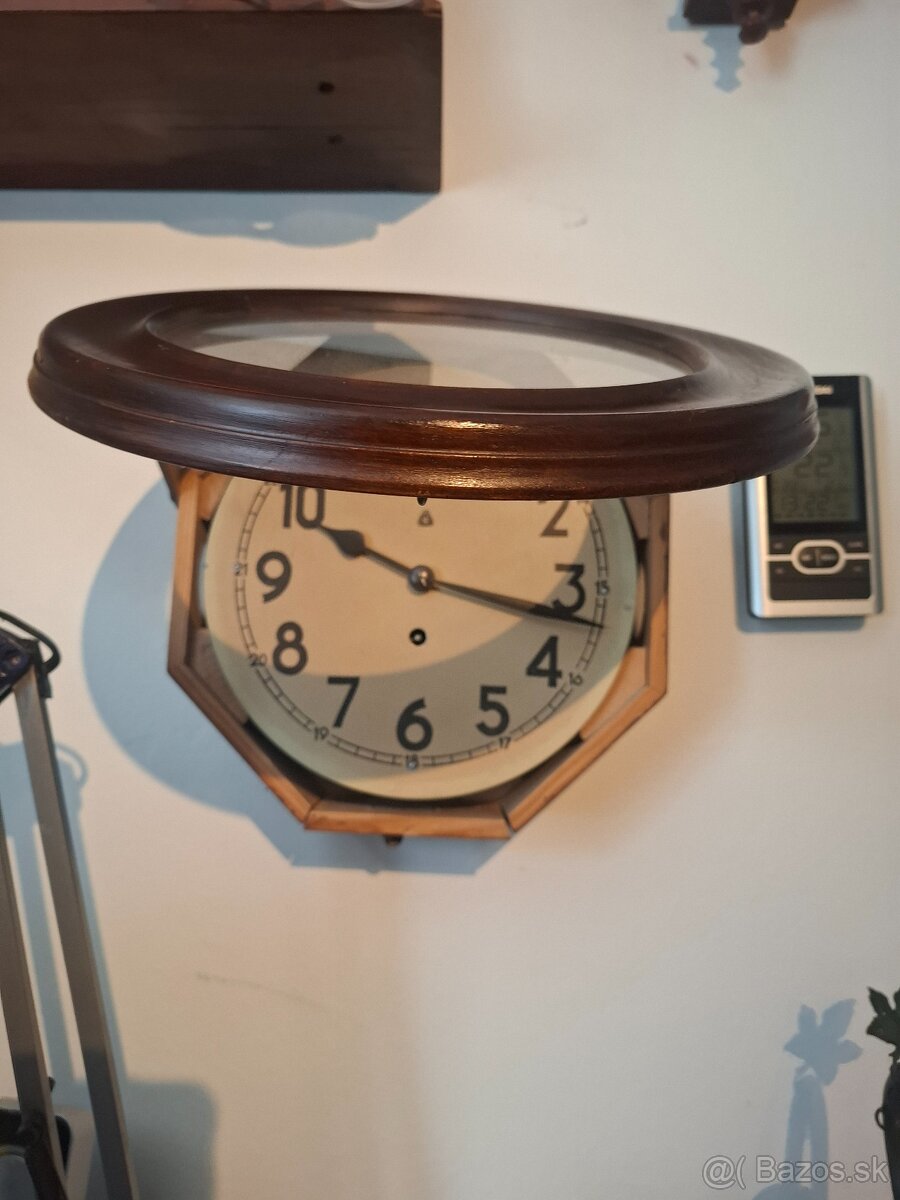 Predám funkčné starožitné ,,školské,, hodiny Wilhelm Hoffman - 4
