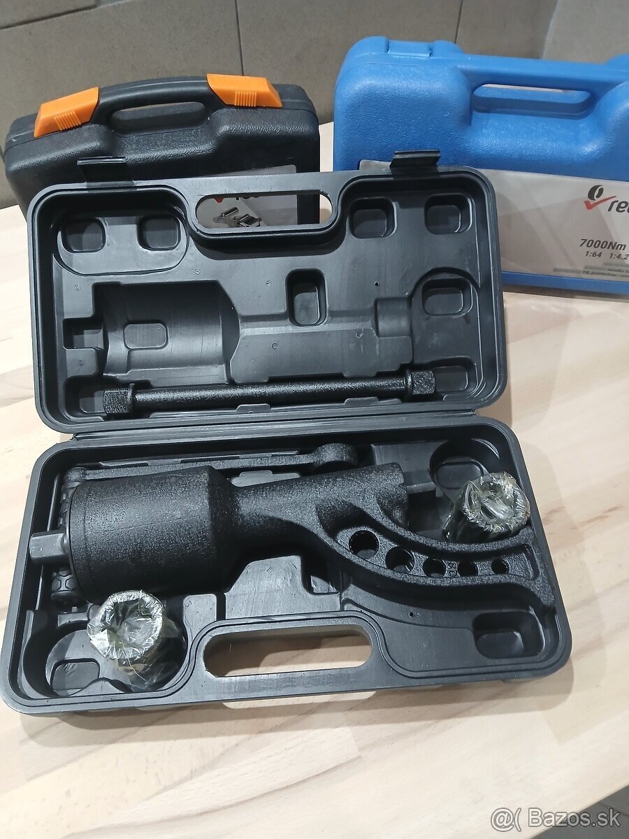 NÁSOBIČ MOMENTU - 4