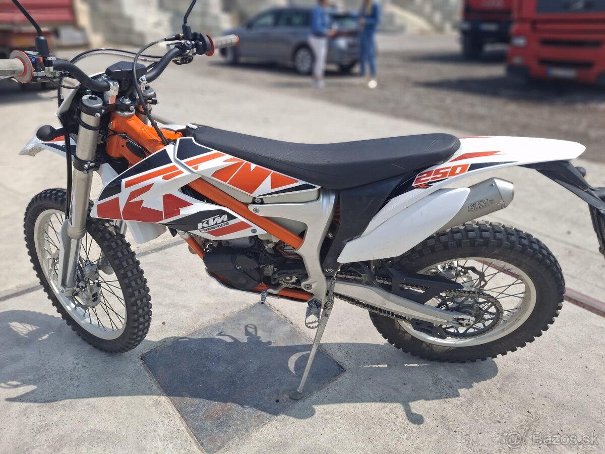 Motorka KTM 250 R Freeride