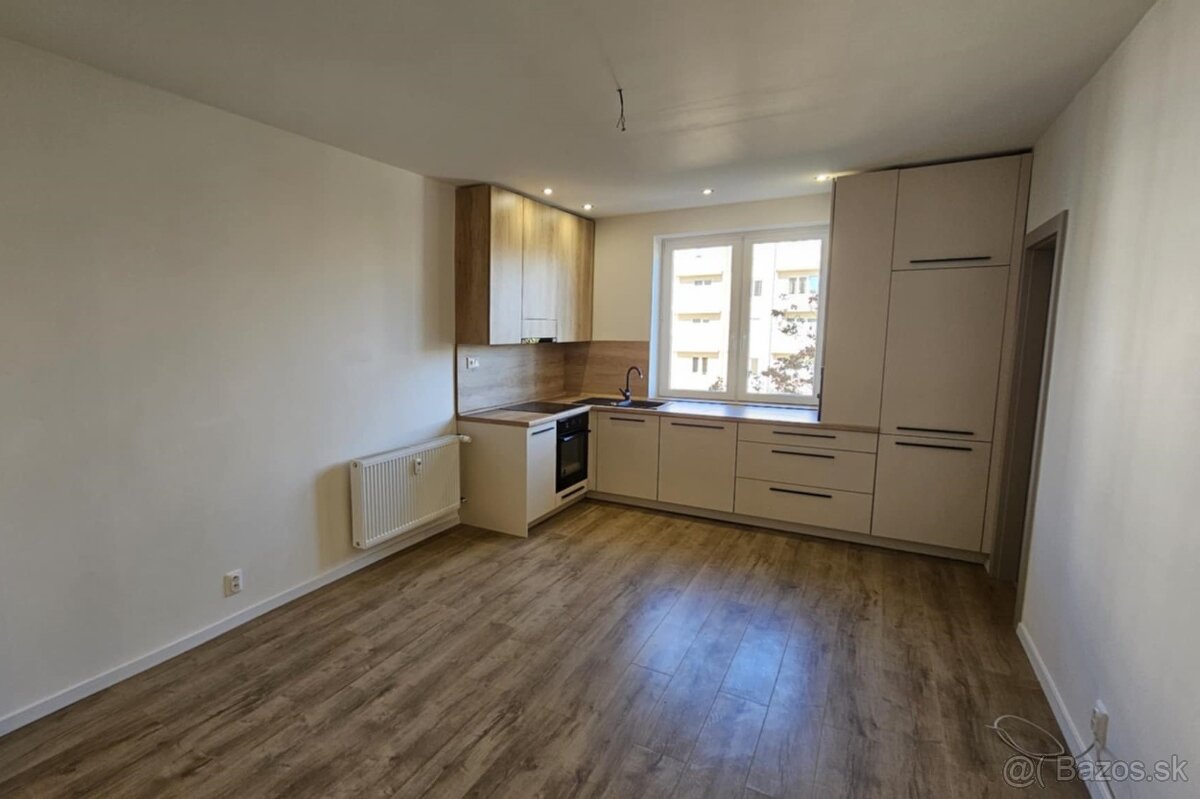 NOVINKA - 3 izbový byt ul. Južná trieda - NOVÁ REKONŠTRUKCIA - 4