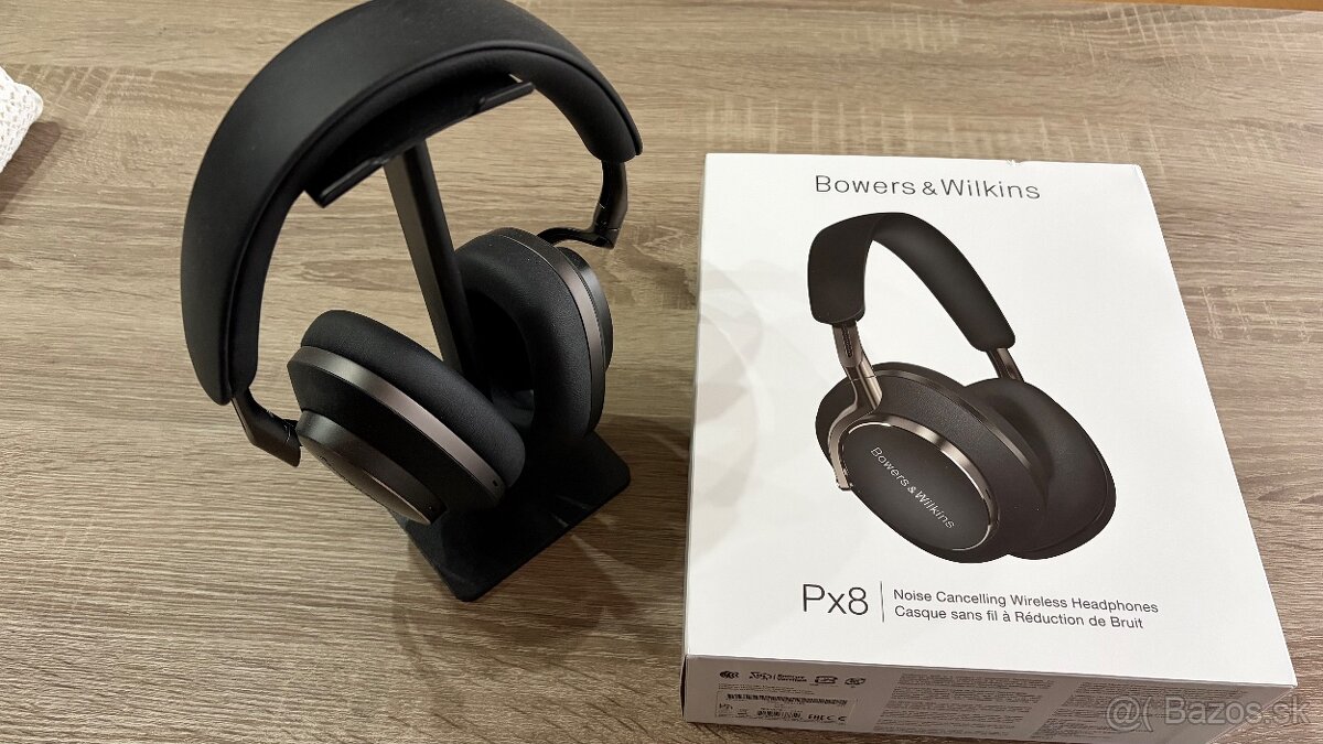 Bowers & Wilkins PX8 - 4