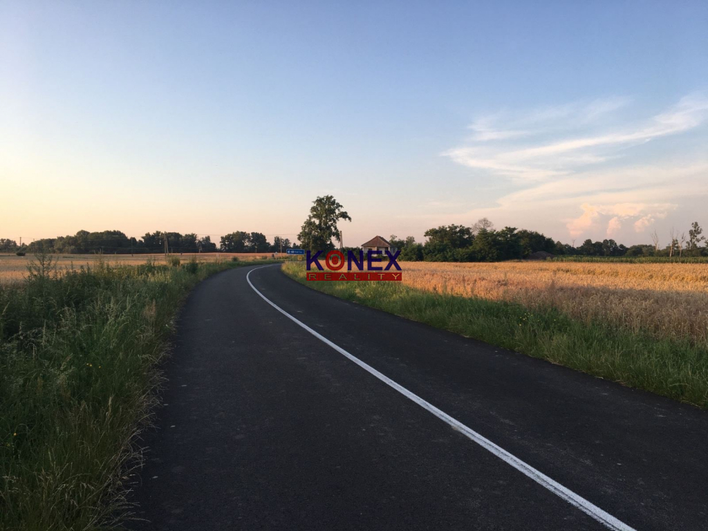 Gazdovský dom s rozľahlým pozemkom – obec Rad - 4