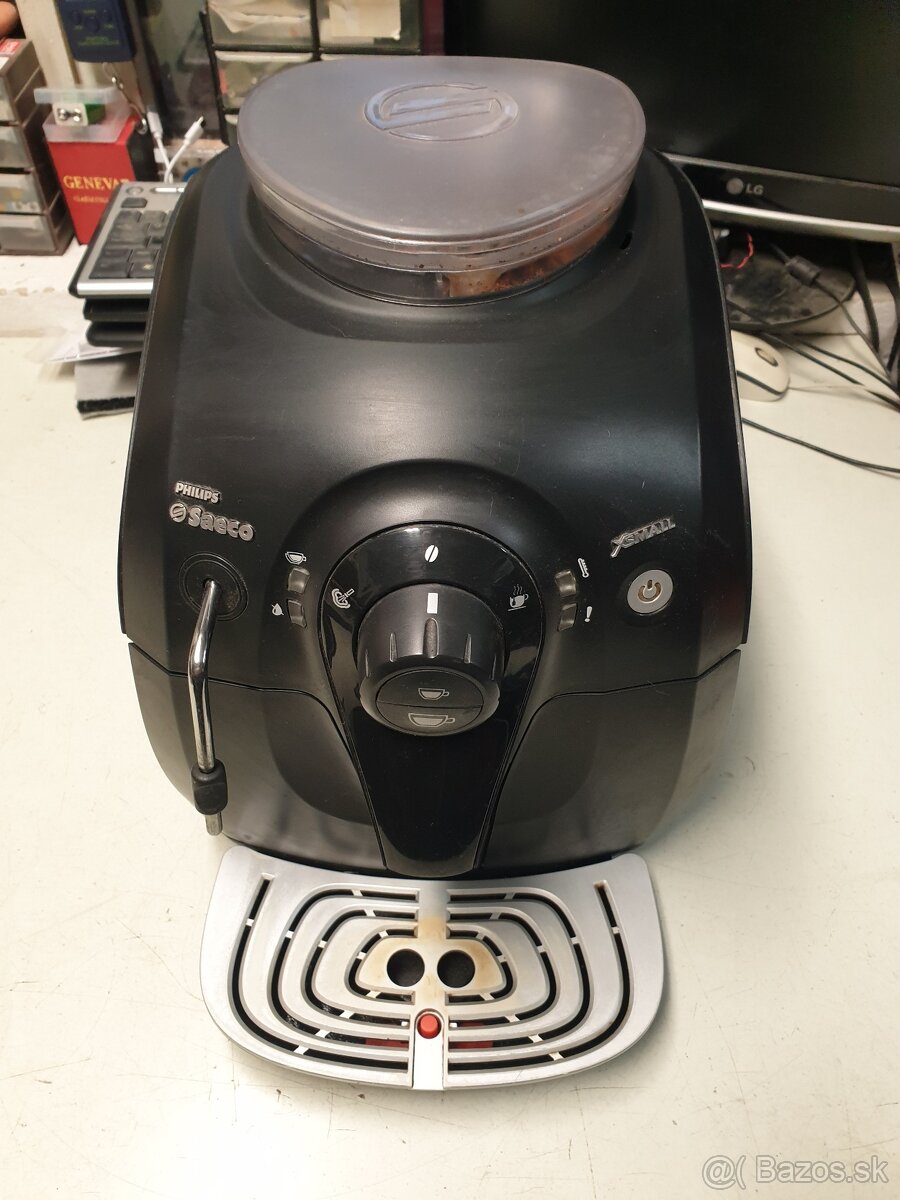 Kávovar PHILIPS - 4