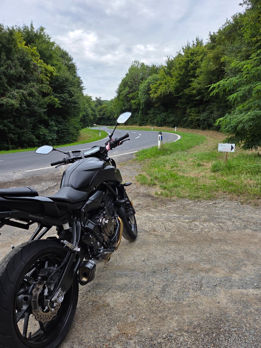 Yamaha mt 07 - 4
