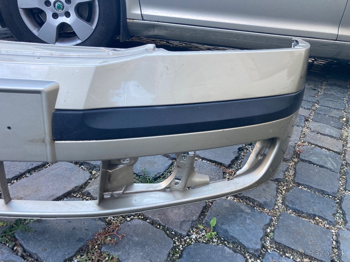 Skoda Octavia 2, predny naraznik - 4