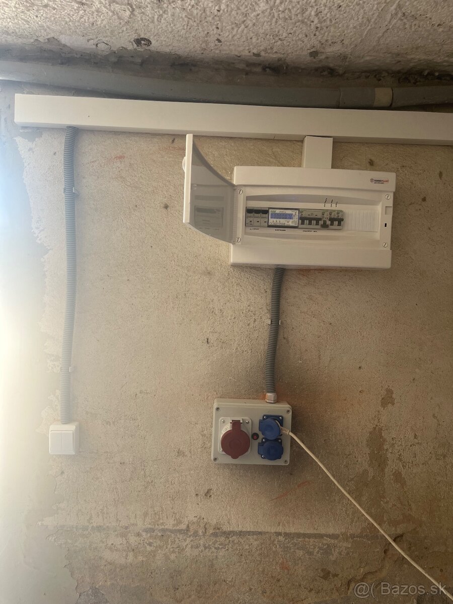 Priestor v areáli bývalého družstva v Kvetoslavove - 4