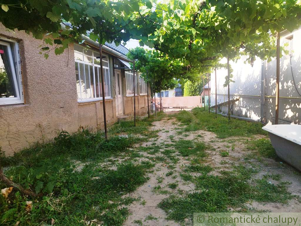 Rekonštruovaný gazdovský dom v pokojnej obci Kleňany v okr - 4