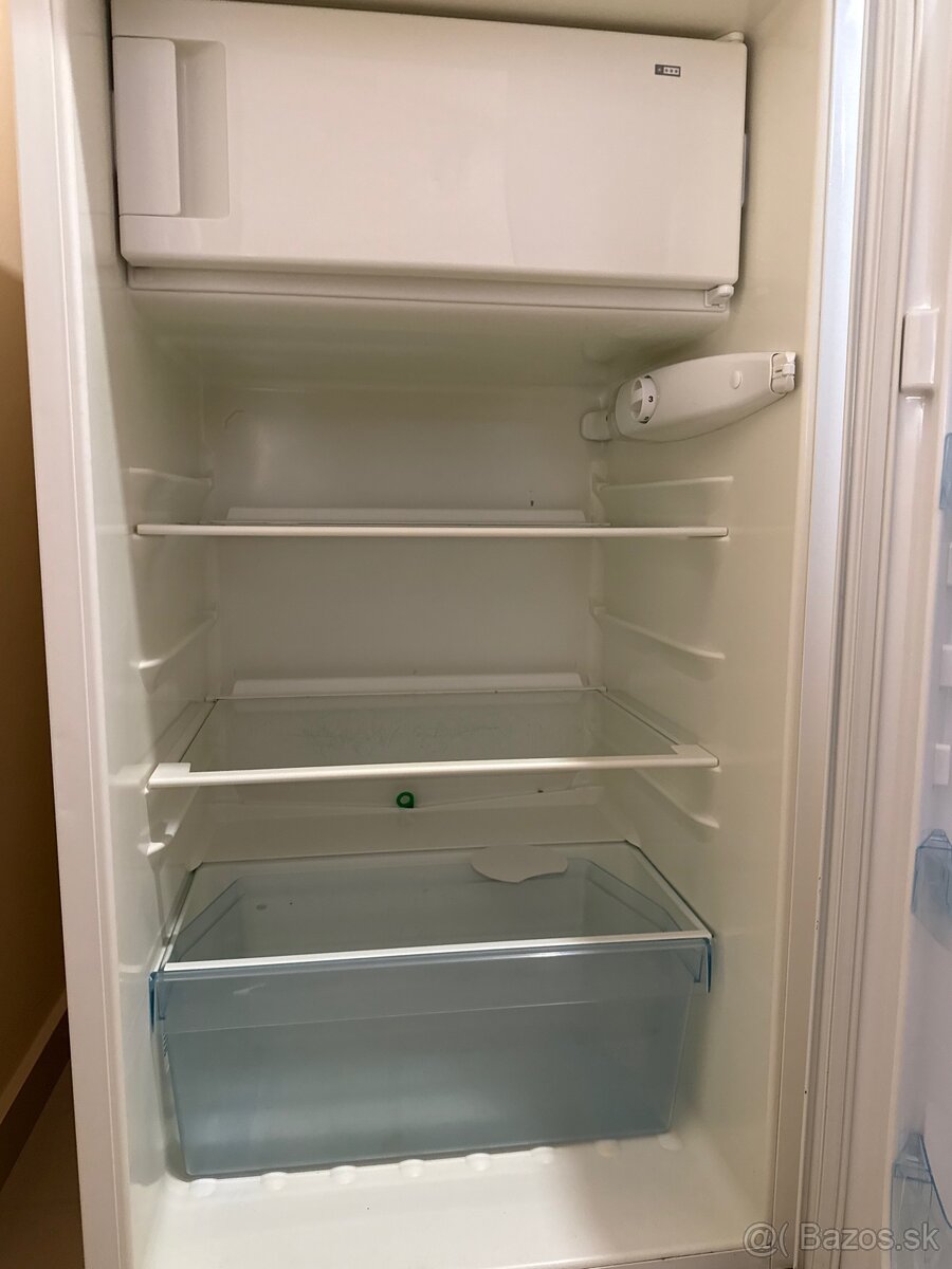 Chladnička s mrazničkou - 4