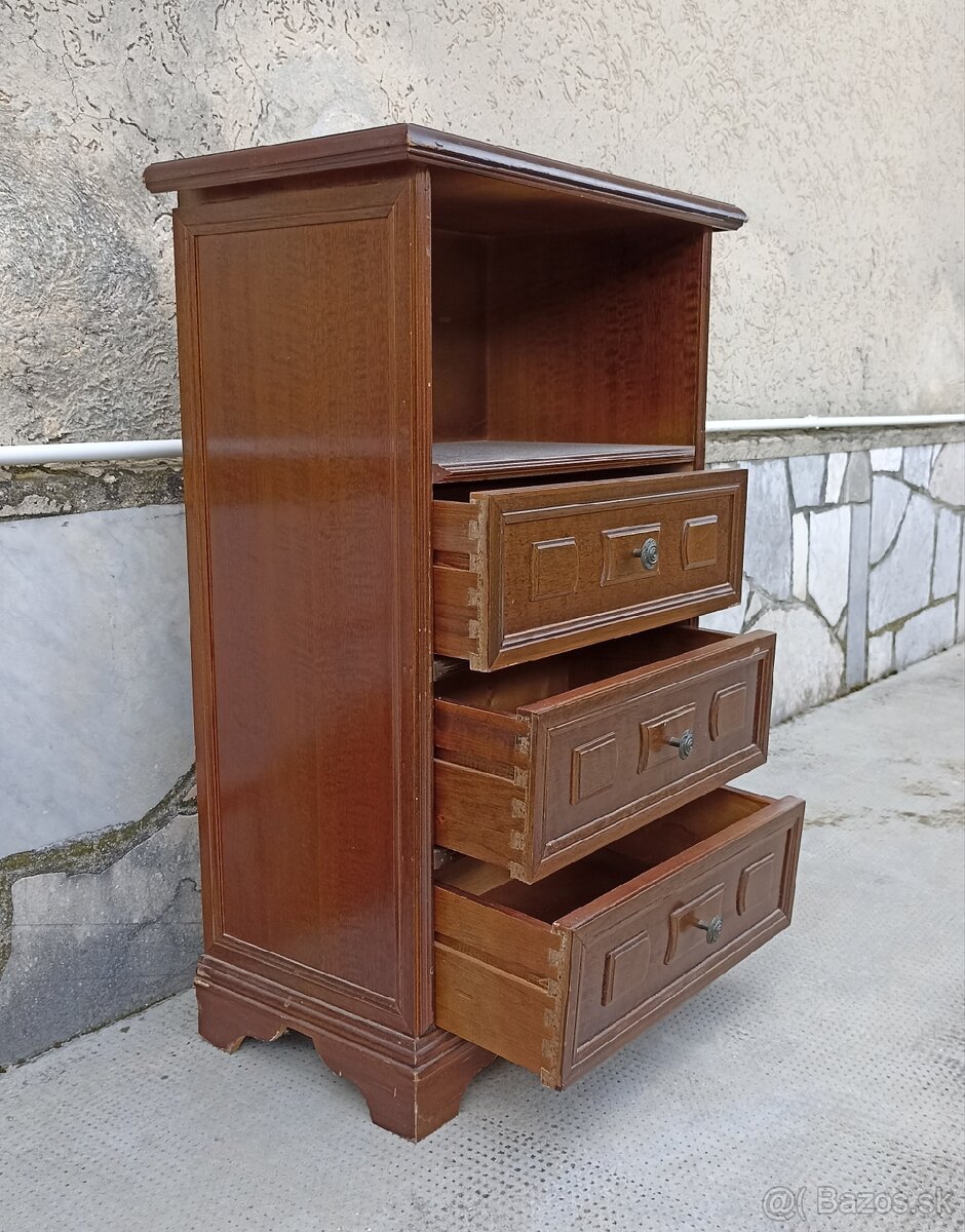 Skrinka 28x48x77 - 4