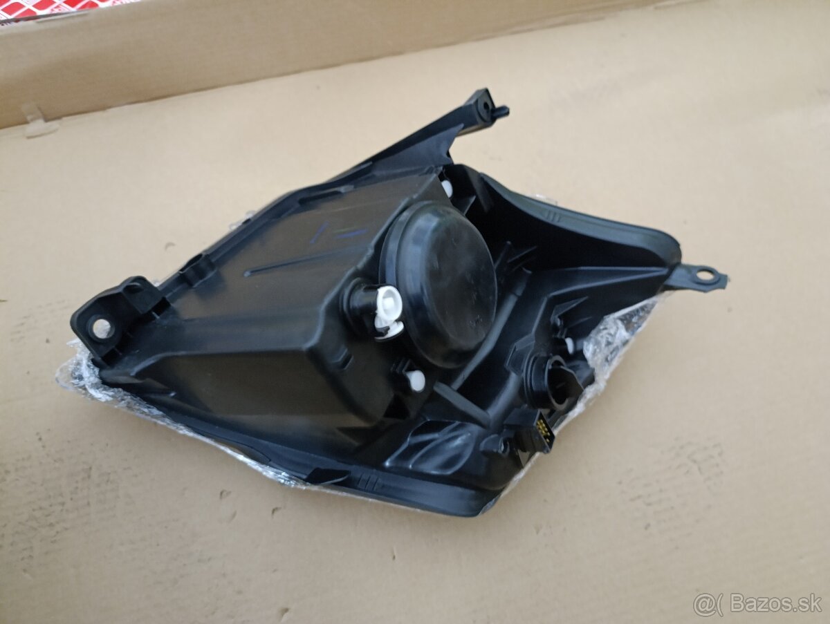 Ľ H4 predný svetlomet Citroen C2 - 4