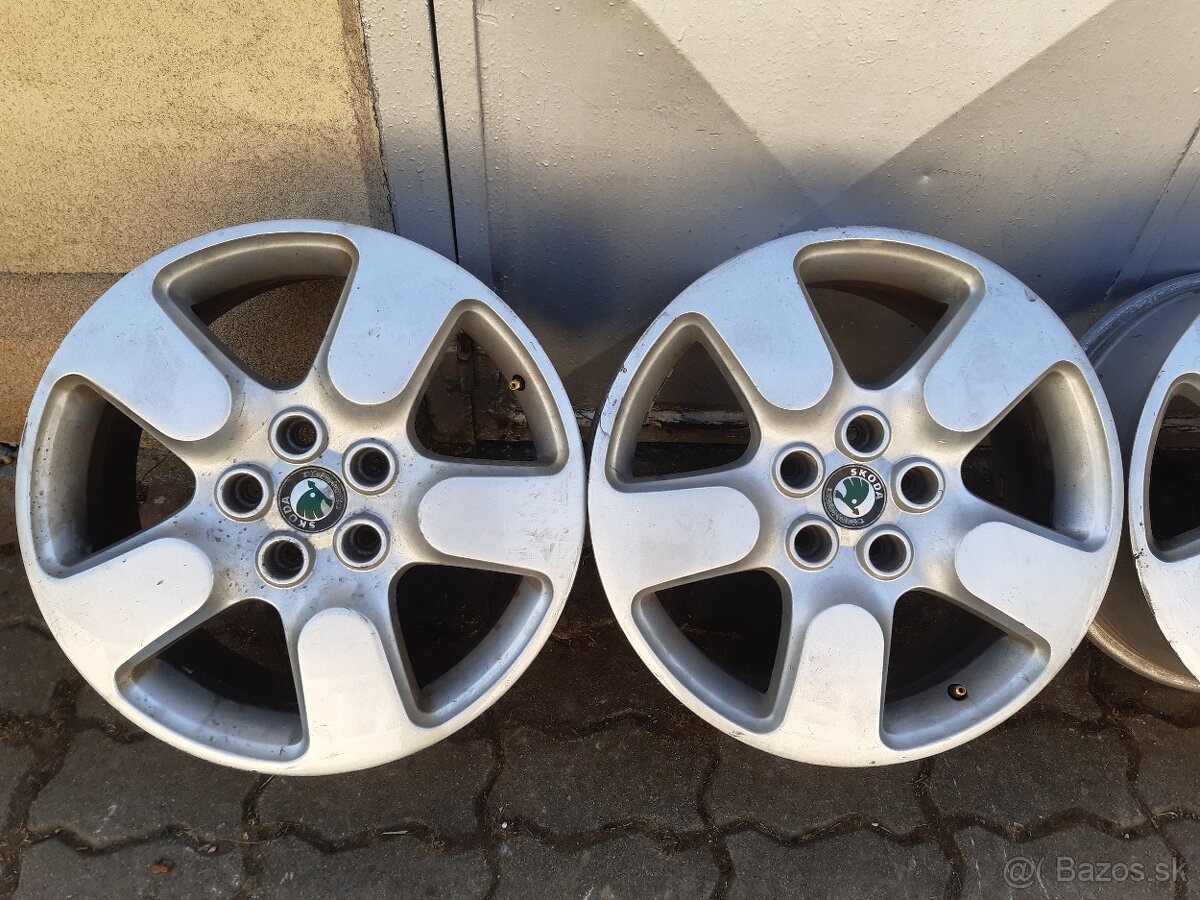 Elektrony Skoda R17 - 4