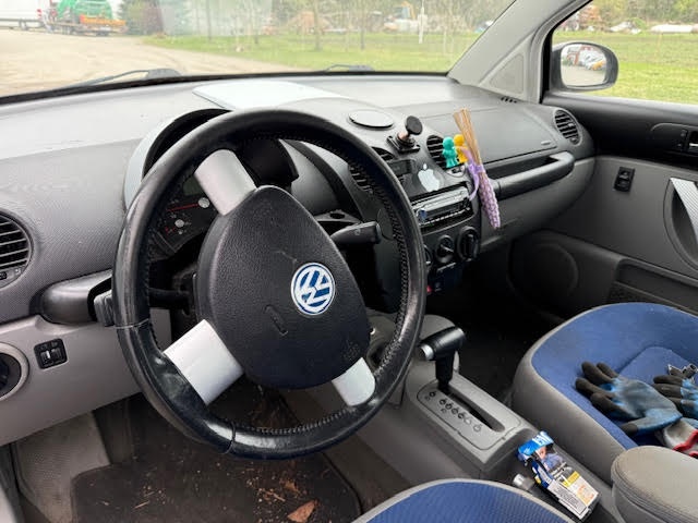 VOLKSWAGEN NEW BEETLE / r.v. 2002 - 4