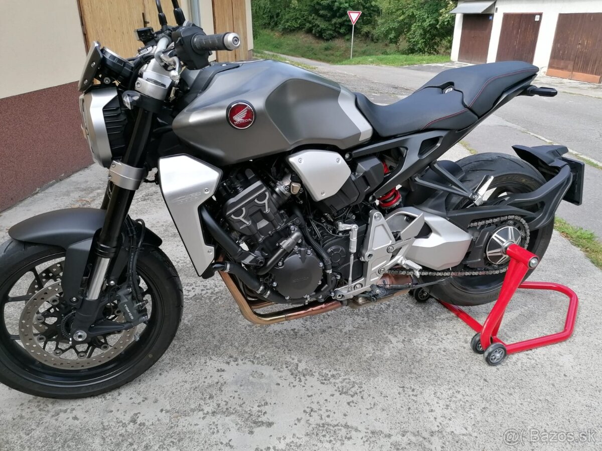 HONDA CB1000R --- len 9000 km QUICKSHIFTER - 4