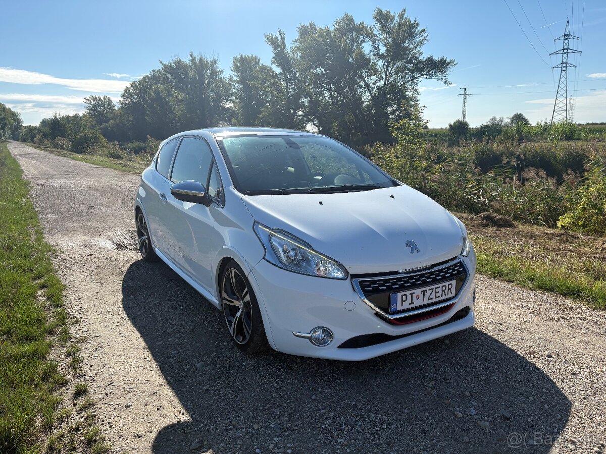 Peugeot 208 GTi - 4