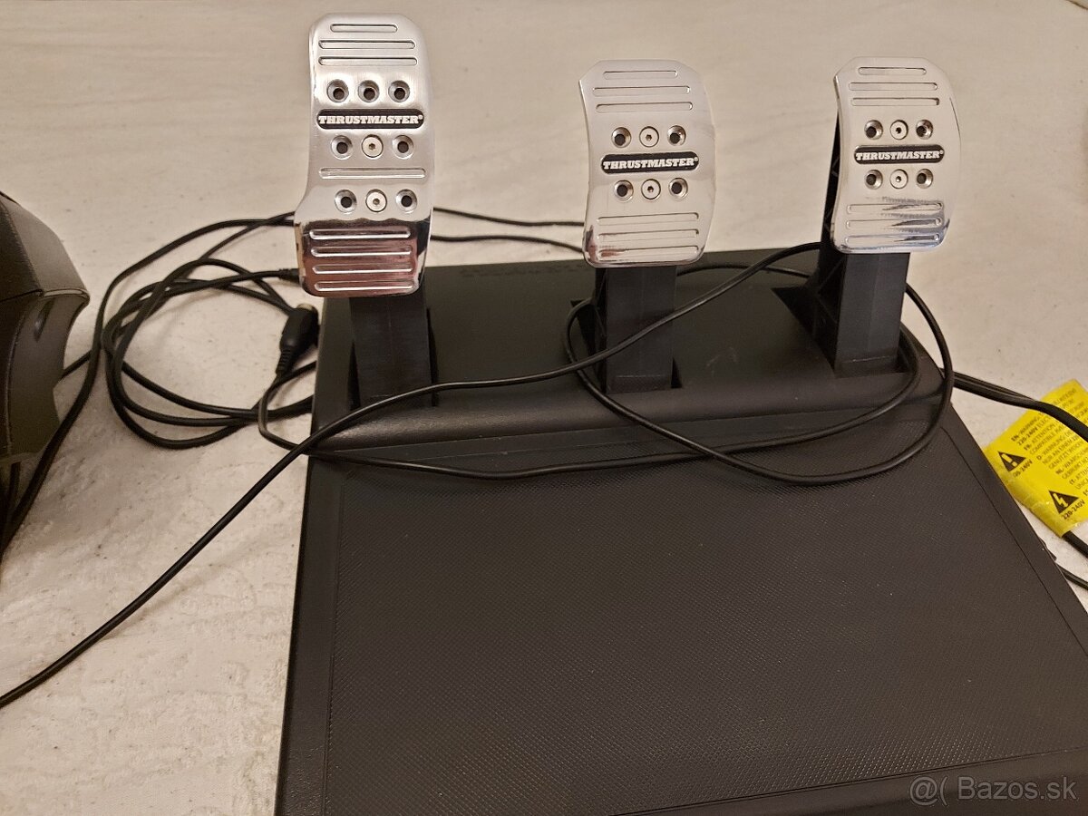 Thrustmaster TMX PRO volant + pedále a riadiaca páka - 4