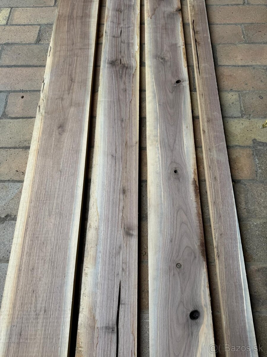 Orechové rezivo - suché dosky - 4