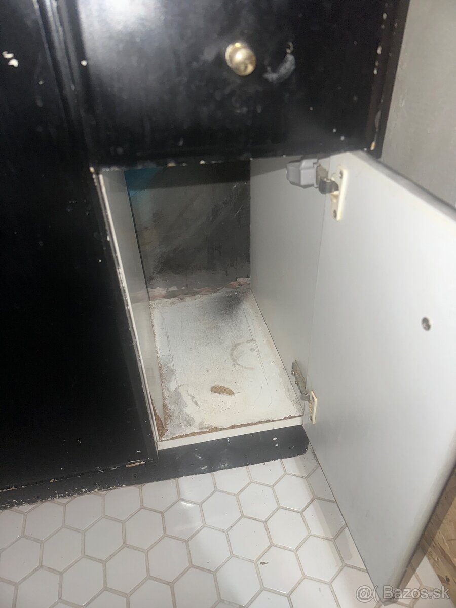 Predám umývadlo s poličkou - 4