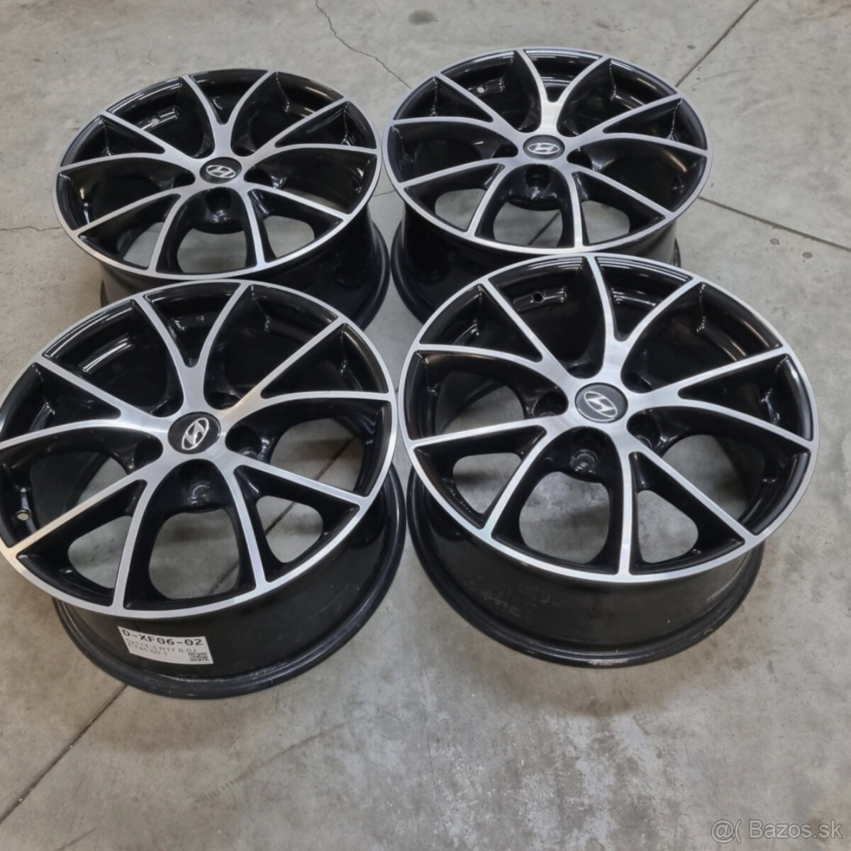 Hliníkové disky 5x114,3 R17 8J ET45 - 4