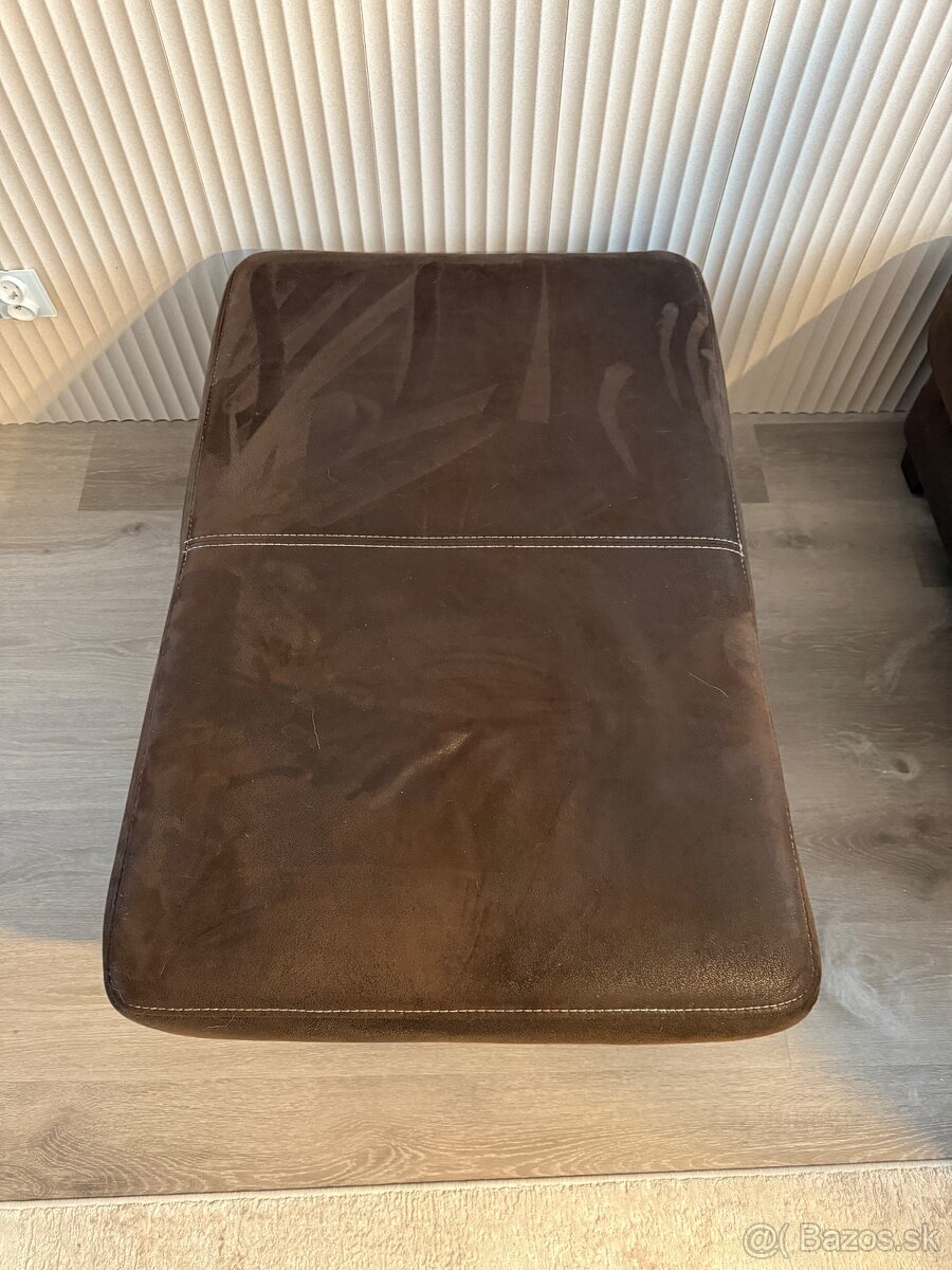 Predám rozťahovaciu rohovú sedačku s otomanom - 4