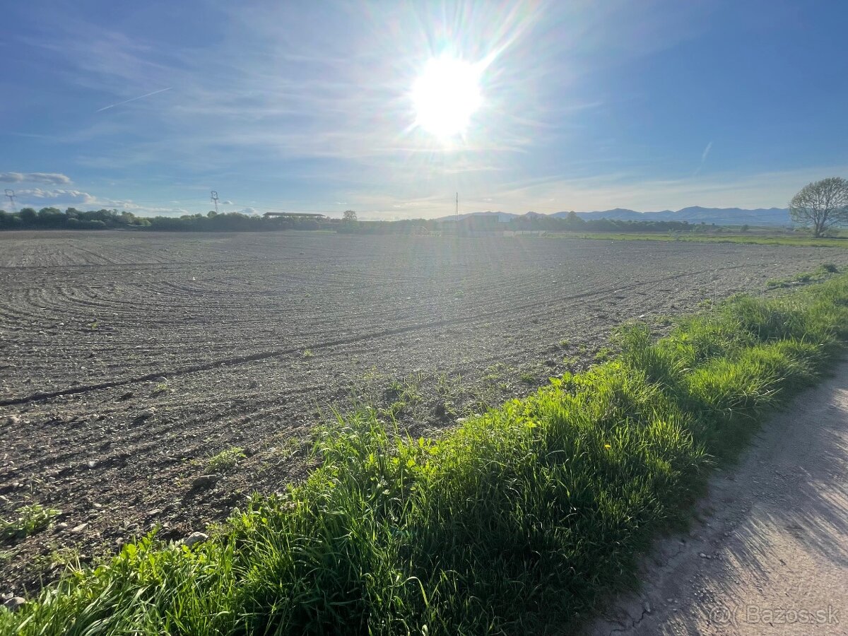 Atraktívny stavebný pozemok 922 m2 v obci Blatnica - 4