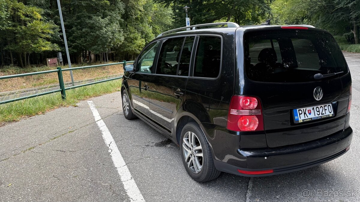 Predám VwTouran 2,0 TDI 103kw DSG 2007 - 4